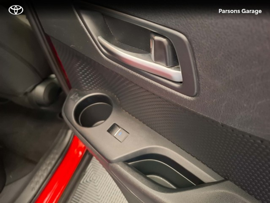 2020 Toyota C-HR C-HR 1.8 HYBRID SPORT €21,995