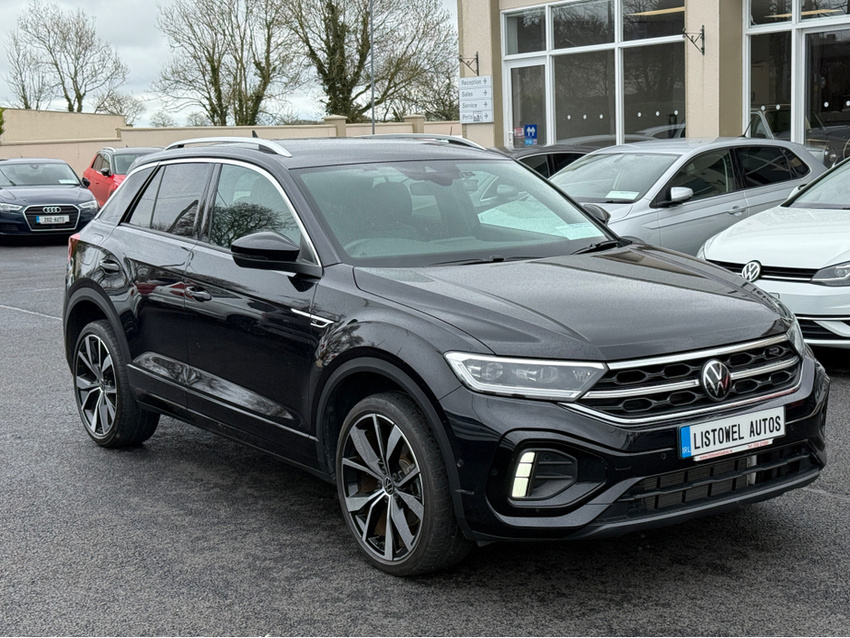 2023 Volkswagen T-Roc - image 4