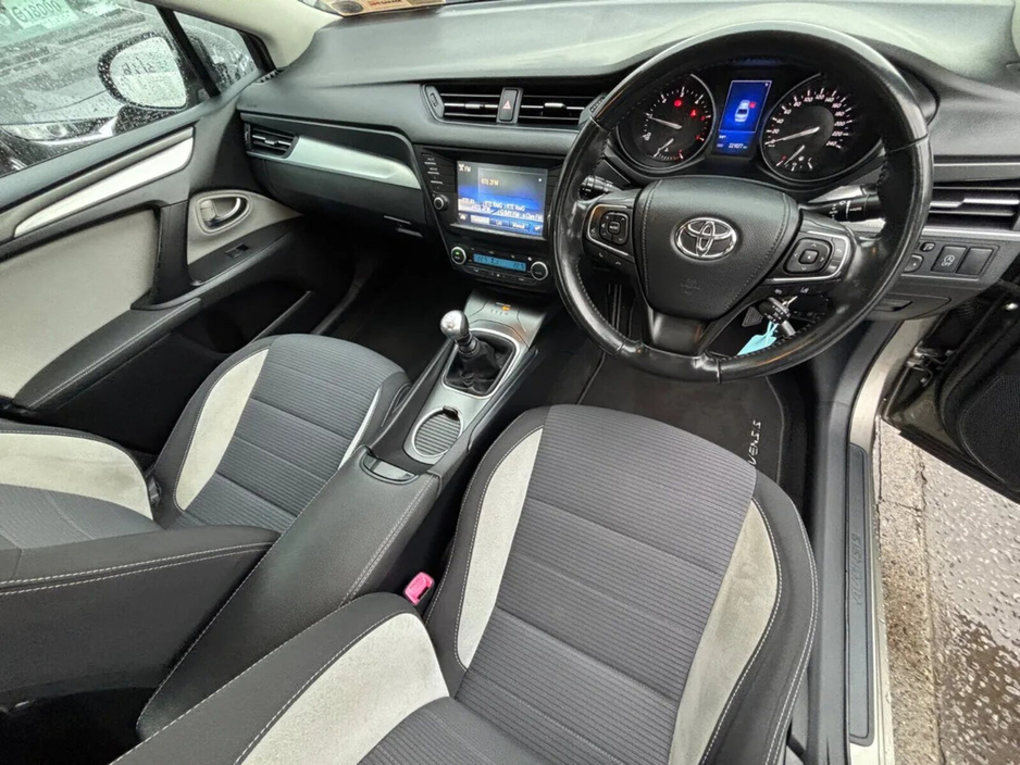 2017 Toyota Avensis 1.6 D-4D Luna Navi Saloon €10,500