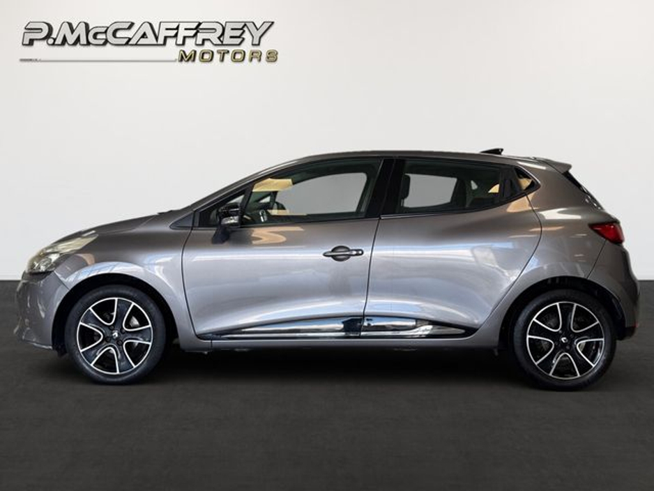 2015 Renault Clio - image 8