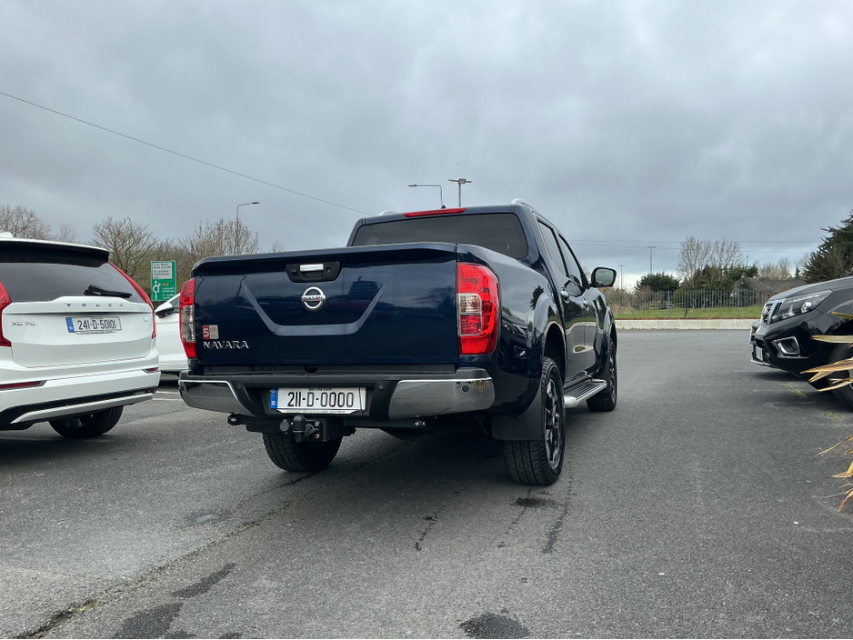 2021 Nissan Navara - image 10