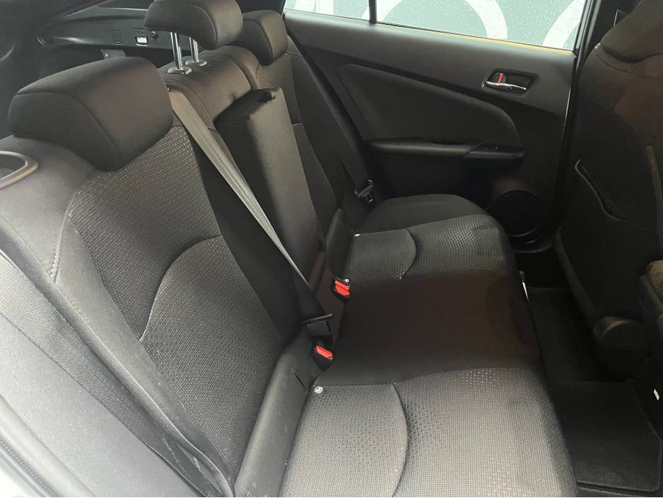 2022 Toyota Prius - image 10