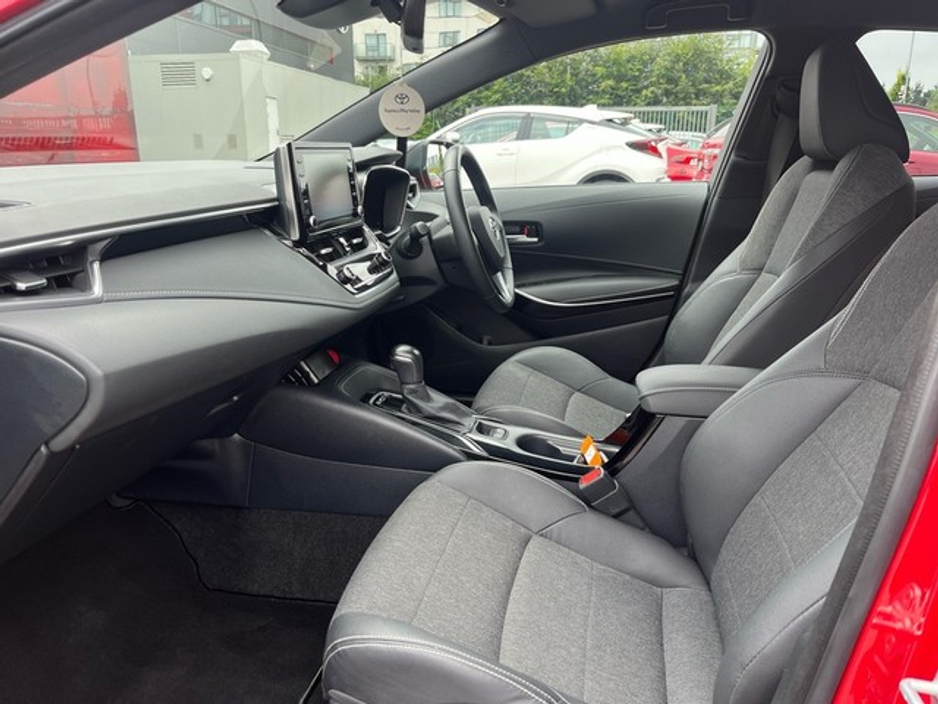 2022 Toyota Corolla COROLLA HYBRID L/SPORT HB €26,950