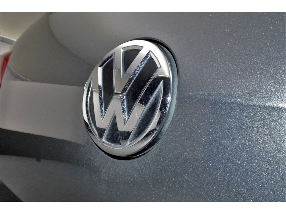 2019 Volkswagen E-Golf - image 24