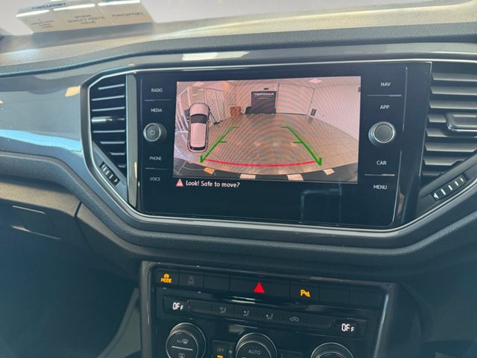 2020 Volkswagen T-Roc - image 14