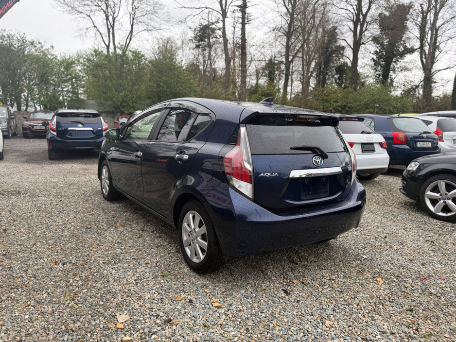 2016 Toyota Aqua - image 4