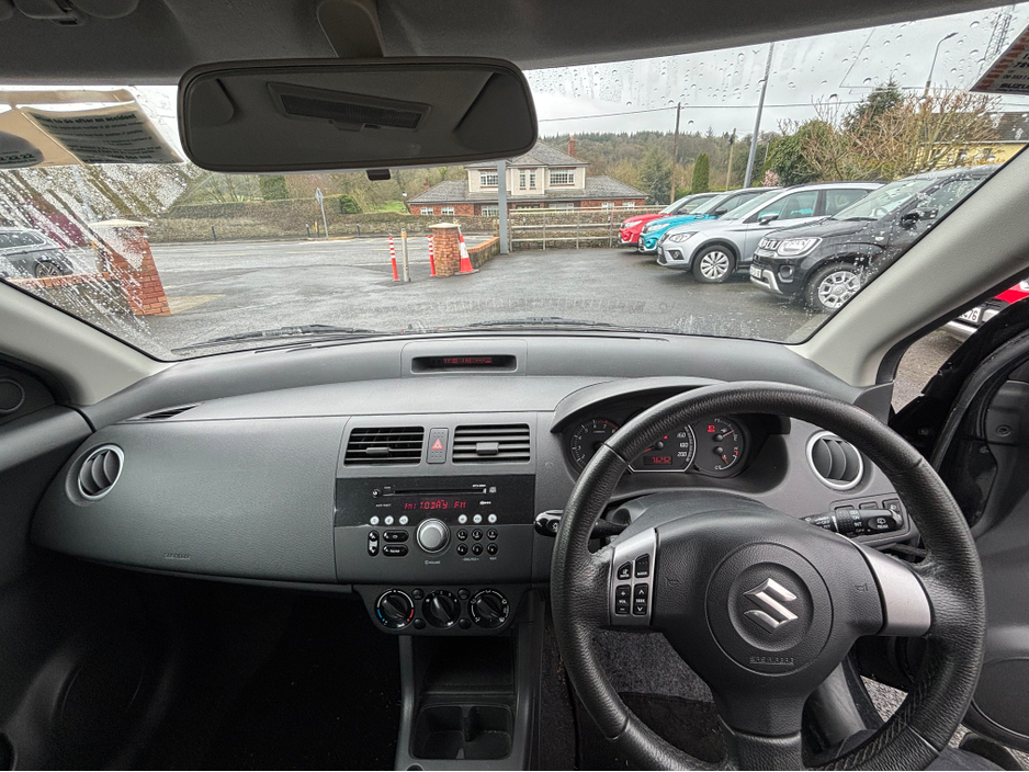 2008 Suzuki Swift - image 8