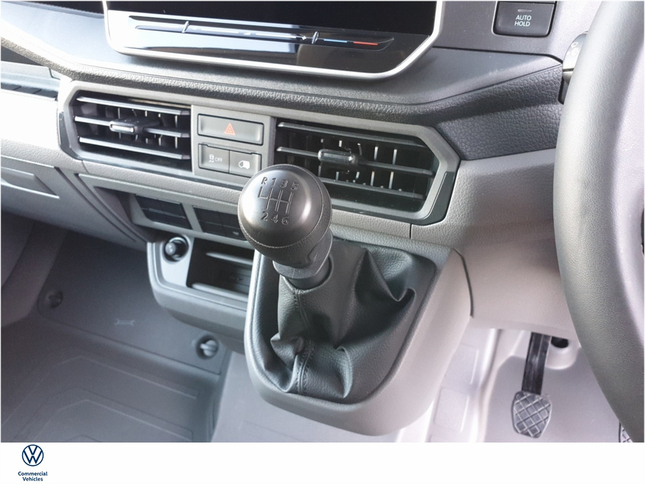 2025 Volkswagen Crafter - image 21