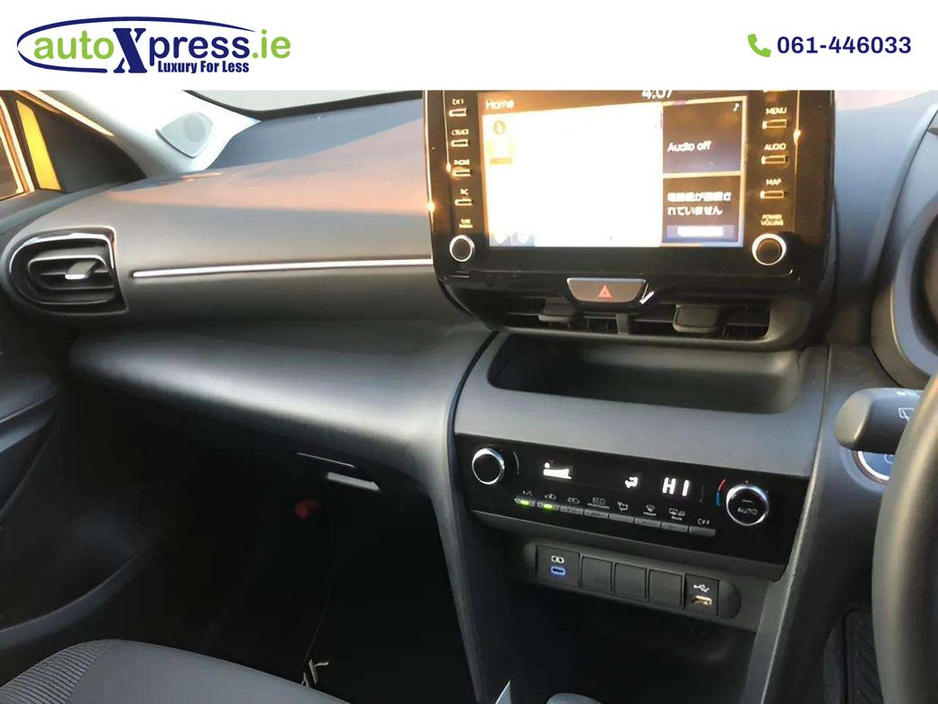 2022 Toyota Yaris Cross 1.5 HYBRID G Only 7000 Miles €26,995