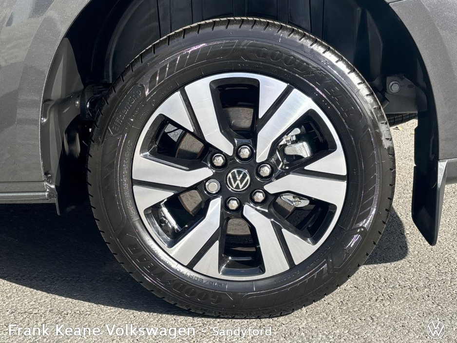 2026 Volkswagen Transporter HIGHLINE AUTO 30 LWB 150BHP *5 YEAR WARRANTY* *0% FINANCE AVAILABLE* *17" MONTE CARLO ALLOYS* *BODY COLOUR CODED BUMPERS* *APPLE CARPLAY/ANDROID AUTO* *REAR VIEW CAMERA* *FRONT AND REAR PARKING SENSOR €38,952