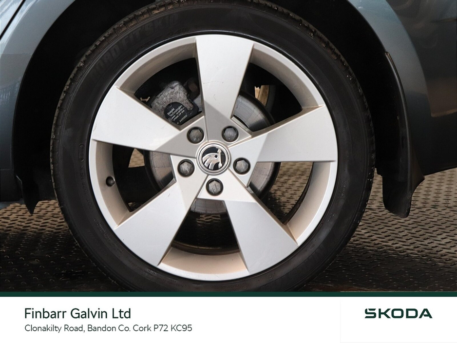 2018 Skoda Octavia - image 9