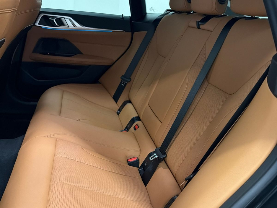 2026 BMW i4 - image 22