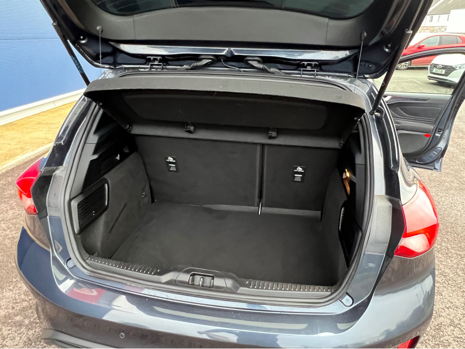 2020 Ford Focus - image 22