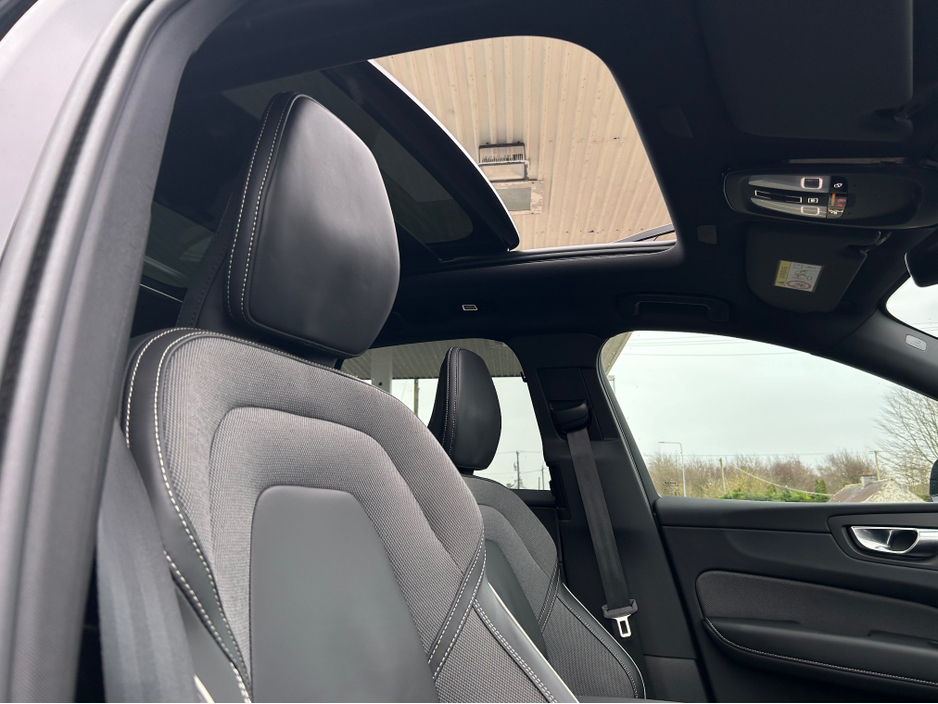 2025 Volvo XC60 + T6 PHEV  PLUS  AWD BLACK EDITION €61,800