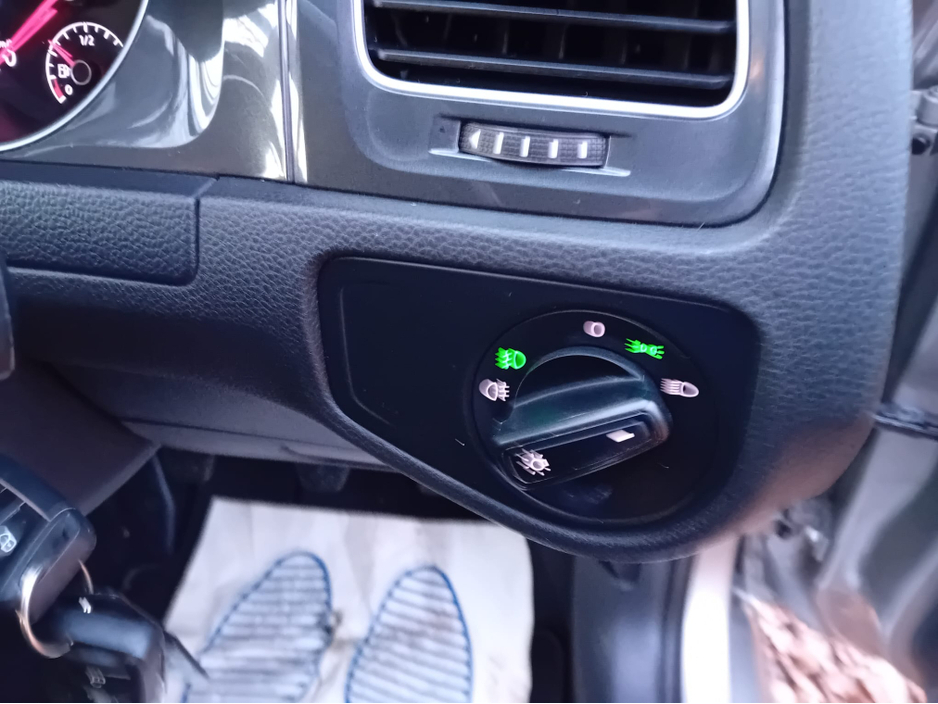 2017 Volkswagen Golf - image 18