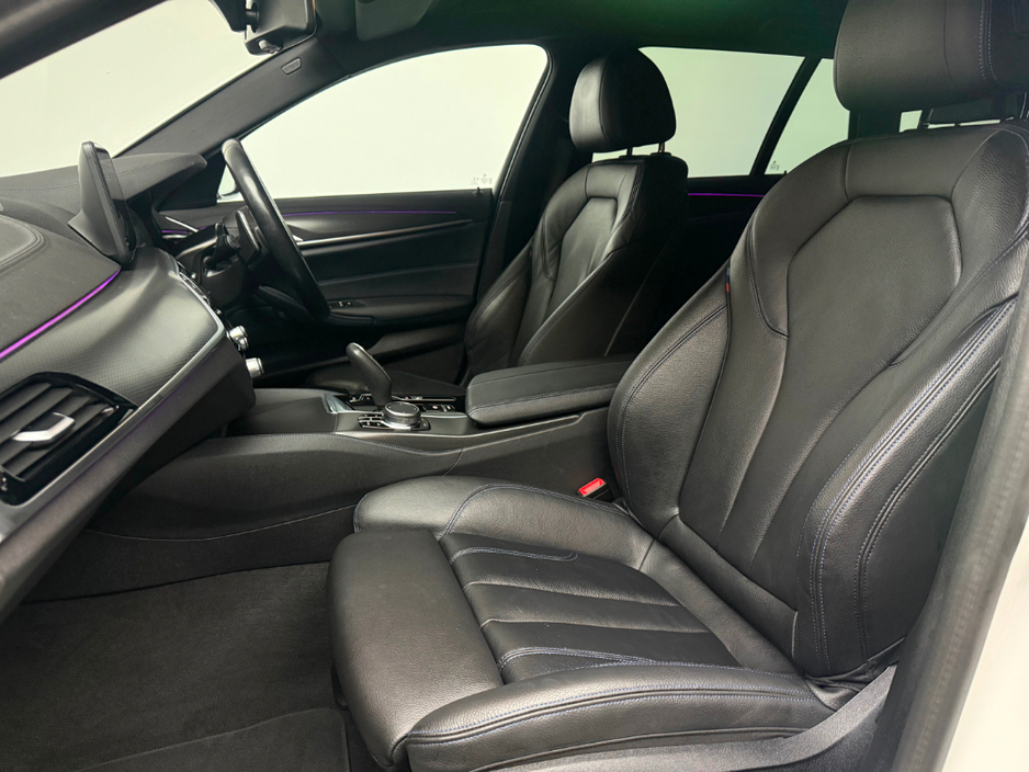 2023 BMW 5 Series - image 11