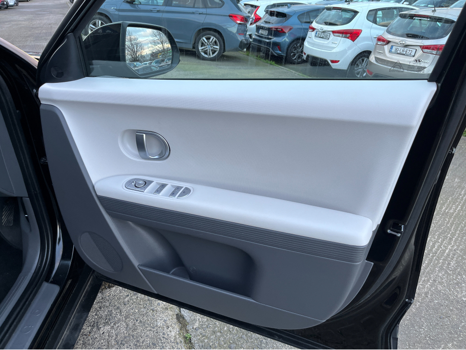 2023 Hyundai Ioniq 5 EXECUTIVE 58KW //HEATED SEATS AND STEERING WHEEL//ADAPTIVE CRUISE CONTROL//WIRELESS PHONE CHARGING// €24,950