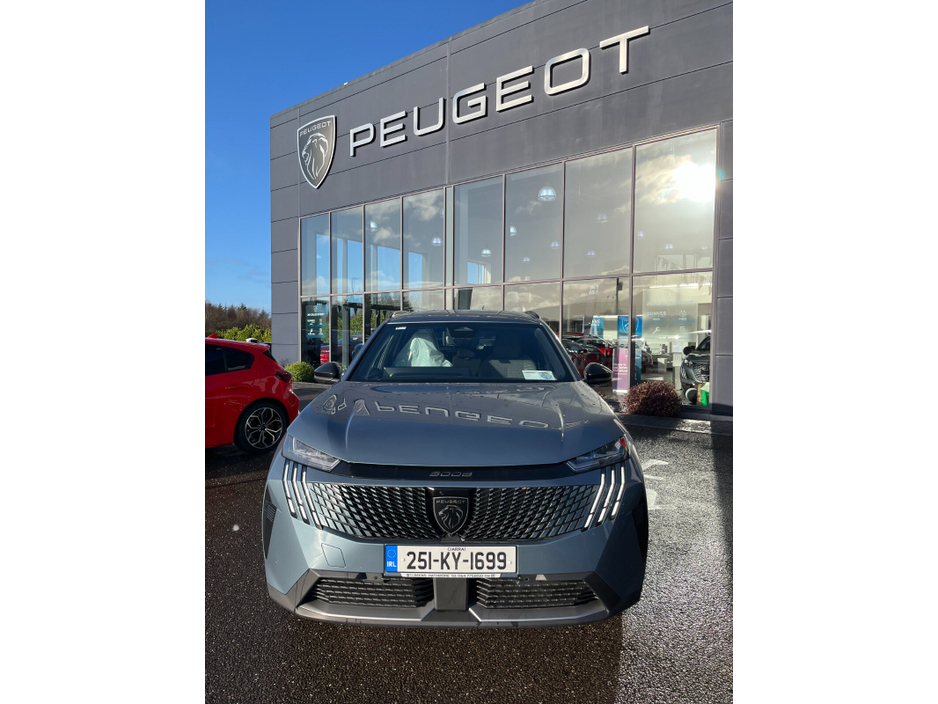 2025 Peugeot 5008 1.2 MHEV 145bhp E-DCS6 Allure €48,950