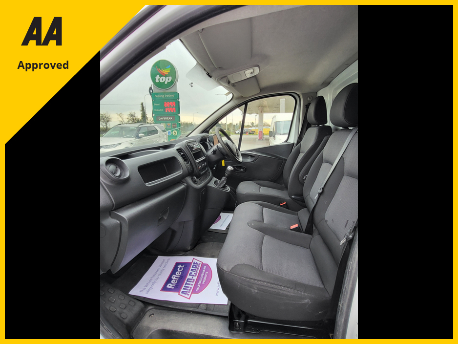 2021 Renault Trafic - image 7