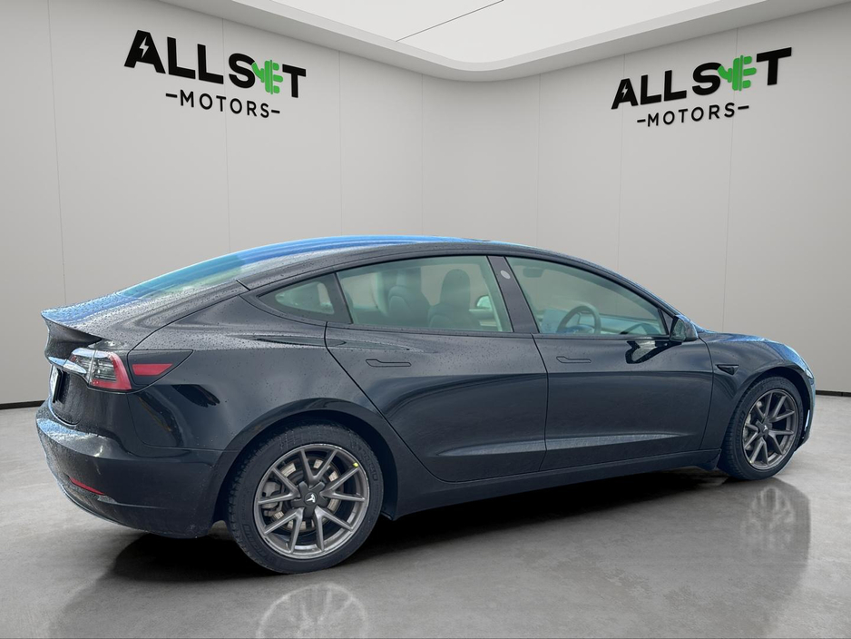 2021 Tesla Model 3 - image 17