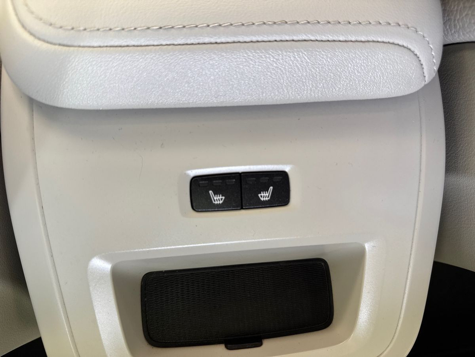 2023 Volvo XC60 - image 22
