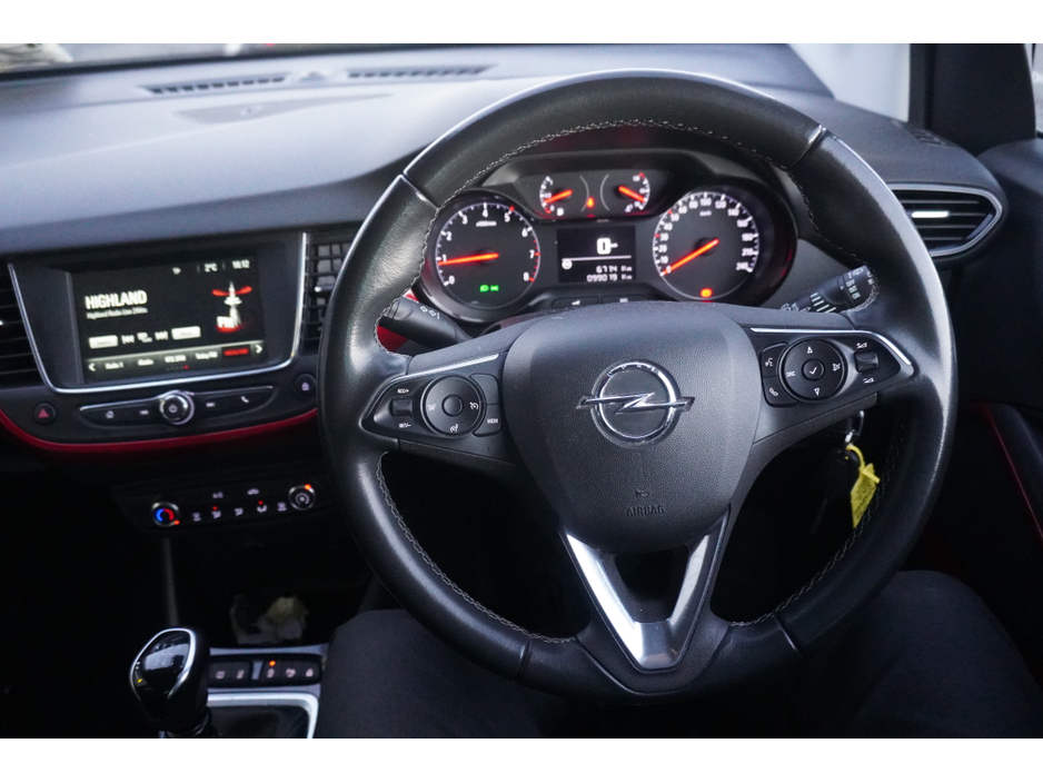 2022 Opel Crossland - image 15