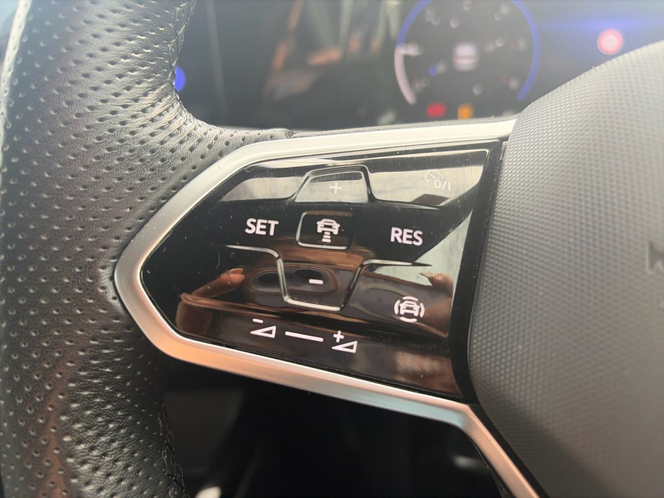 2024 Volkswagen Golf - image 16