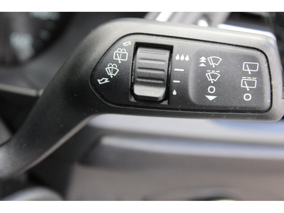 2020 Ford Focus - image 23