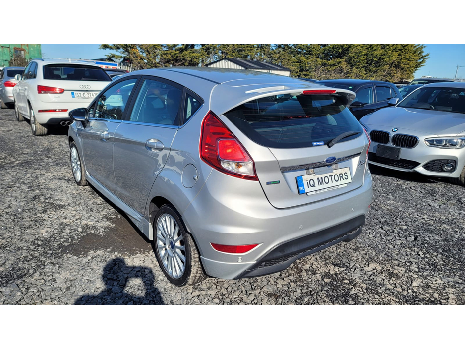 2016 Ford Fiesta - image 4