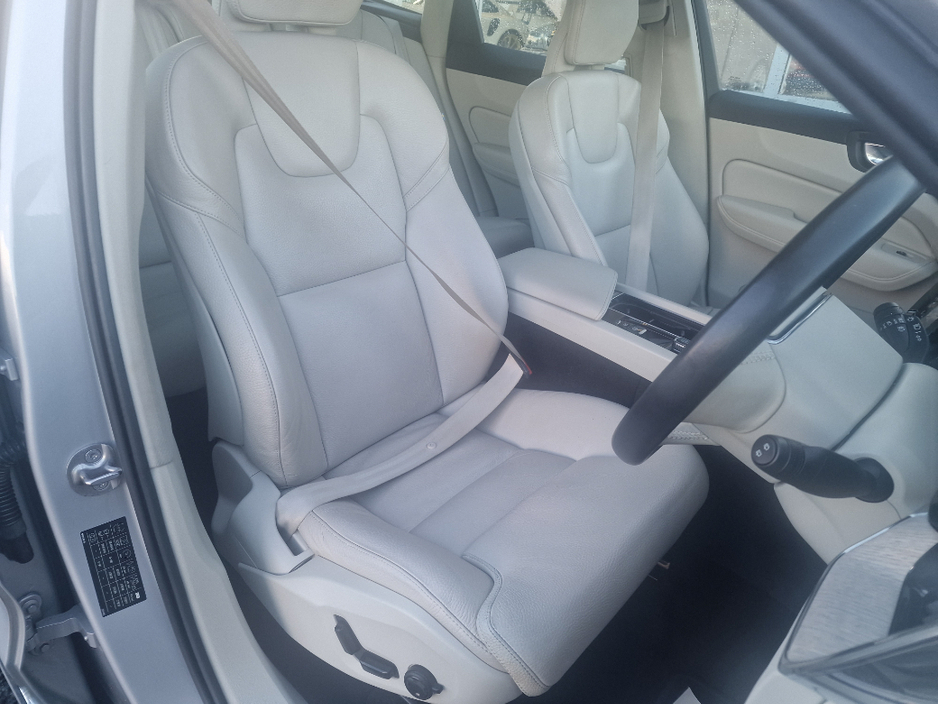 2023 Volvo XC60 B4 Plus Bright 5DR Auto €44,950