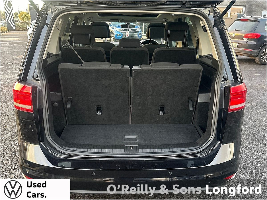 2016 Volkswagen Touran - image 6