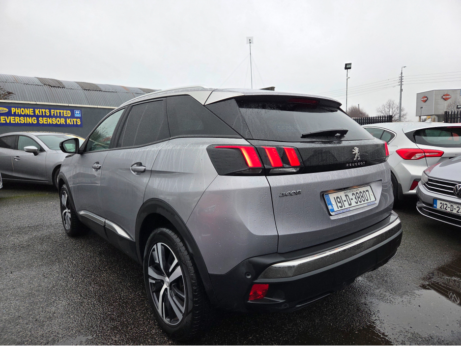 2019 Peugeot 3008 ALLURE 1.2 **  IRISH CAR ** HIGH SPEC MODEL ** REVERSE CAMERA ** HALF LEATHER ** ANDROID AUTO/APPLE CARPLAY ** LANE ASSIST **  2 KEYS ** €17,995