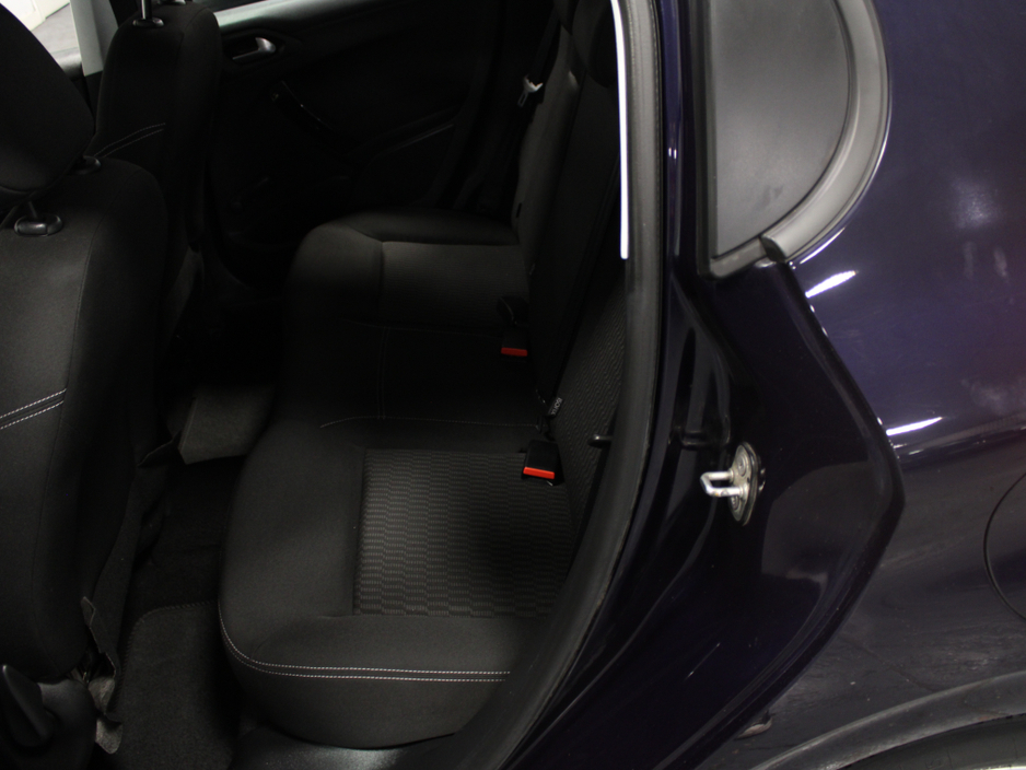 2018 Peugeot 208 - image 29