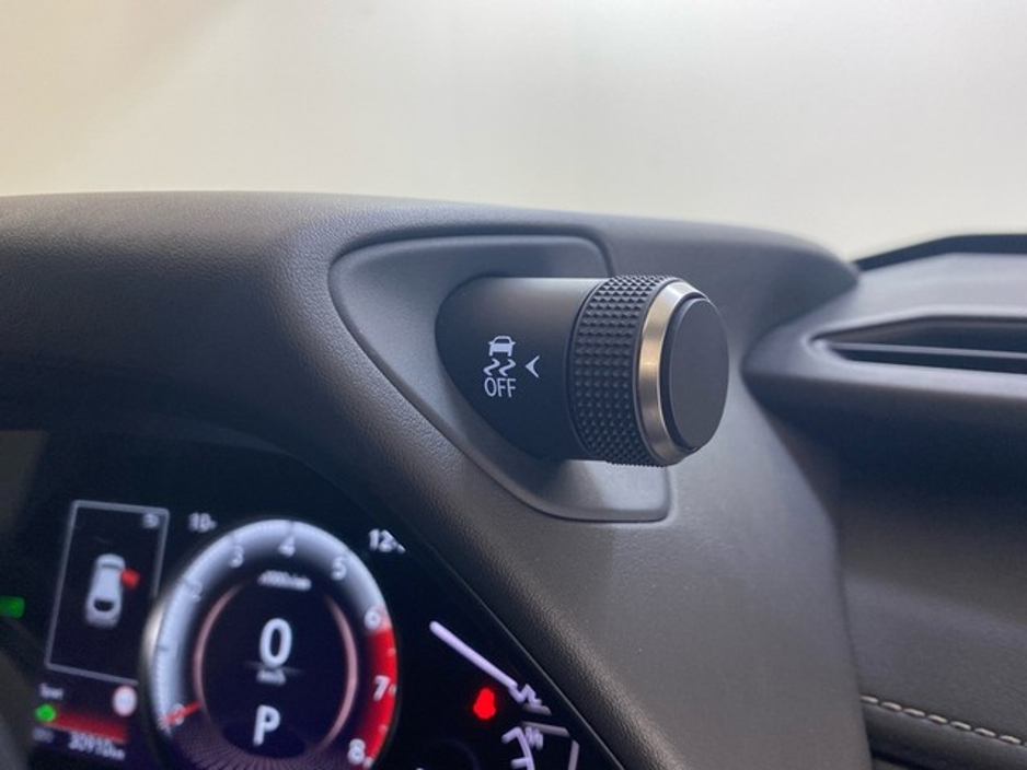 2022 Lexus UX 250 H Dynamic €36,950