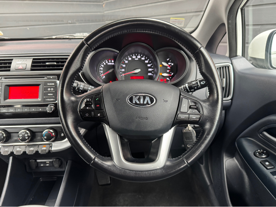 2015 Kia Rio - image 11