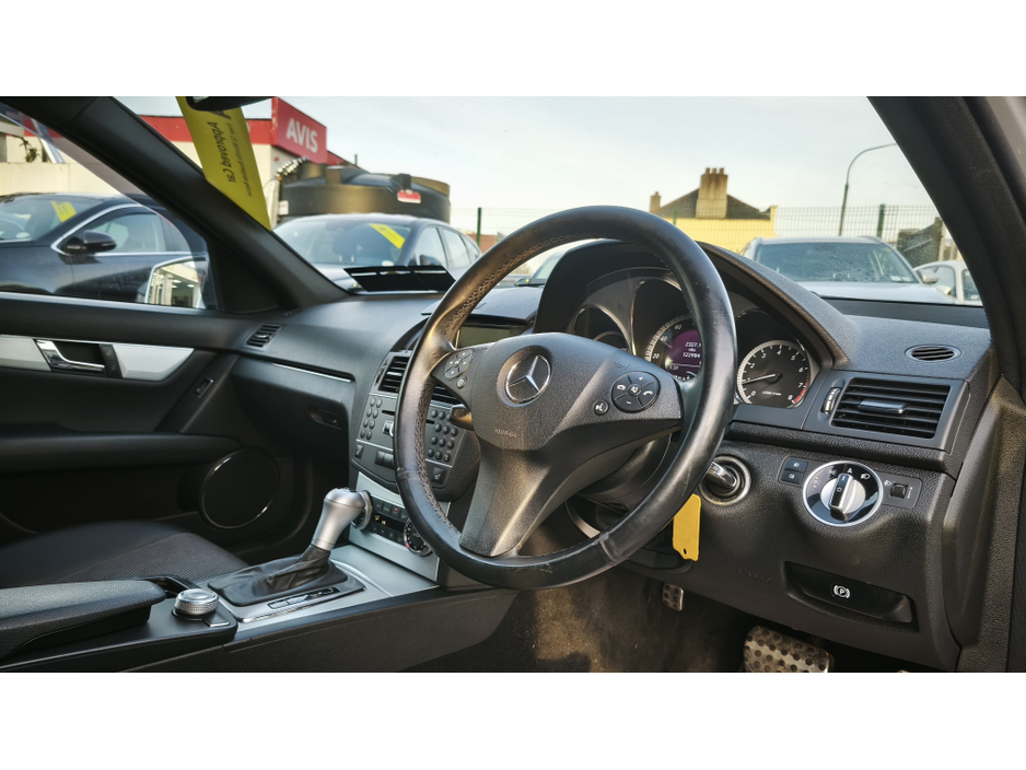2010 Mercedes-Benz C Class - image 9