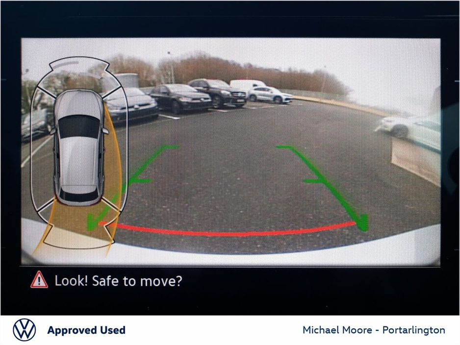 2025 Volkswagen T-Roc - image 18