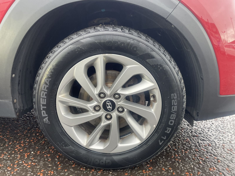 2017 Hyundai Tucson - image 10