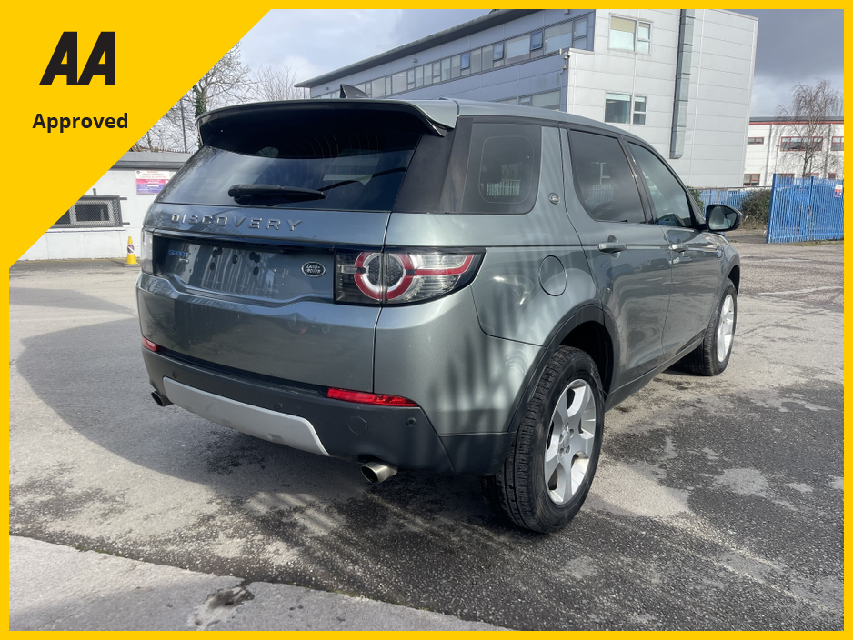 2017 Land Rover Discovery Sport - image 10