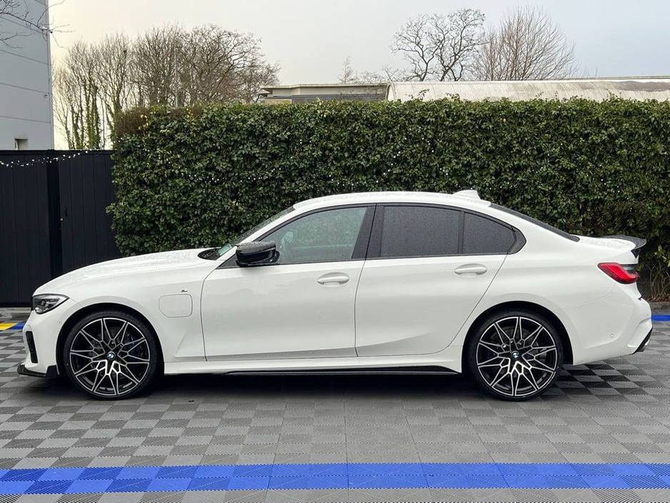 2020 BMW 3 Series 330e M-SPORT COMPETITION 2.0 HYBRID // MASSIVE SPEC // VERY LOW MILEAGE // LEATHER M-SPORT INTERIOR €34,950