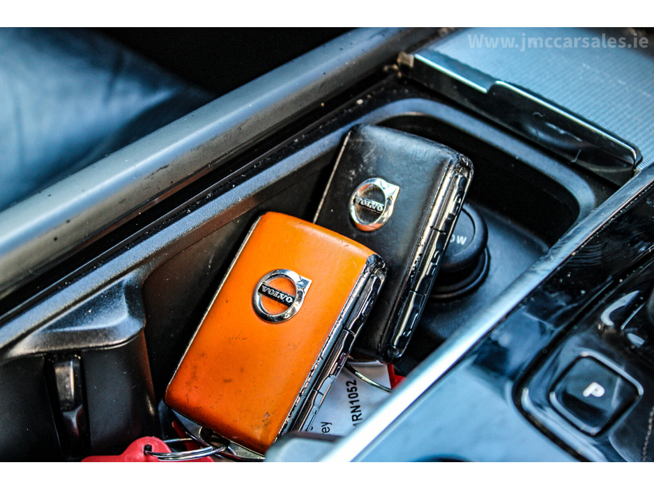 2021 Volvo XC90 RECHARGE PHEV T8 (390hp) R-Design AWD €49,995