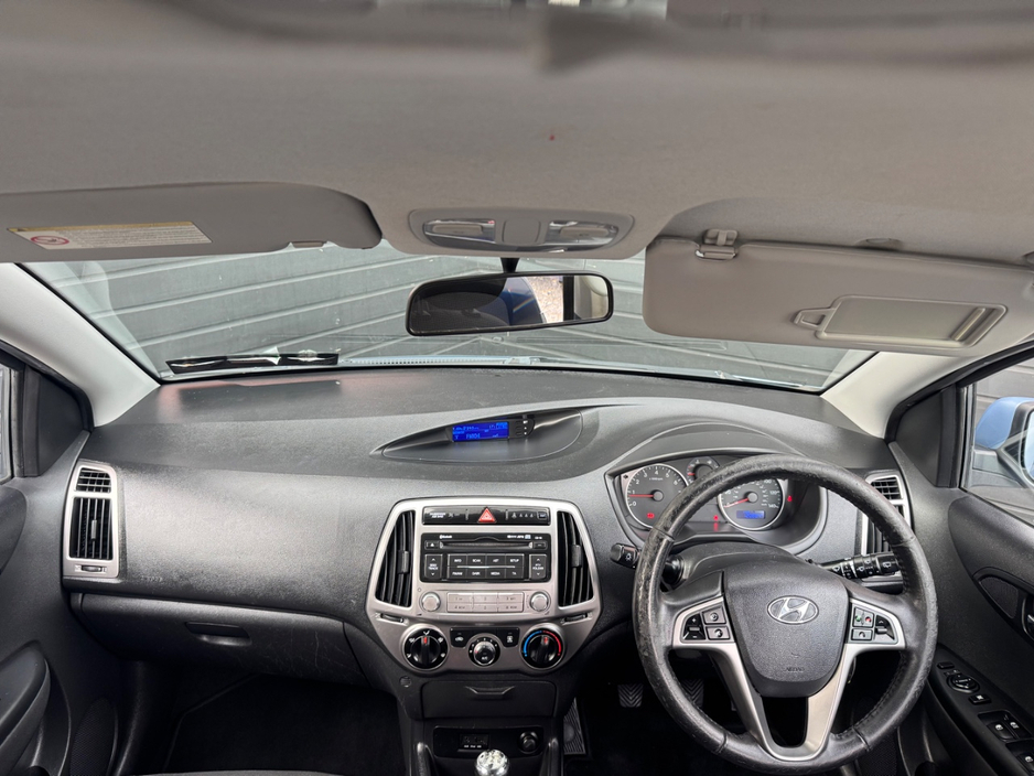 2012 Hyundai i20 - image 12
