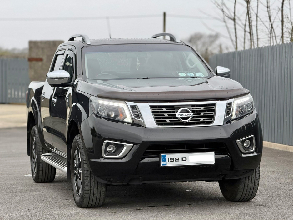 2019 Nissan Navara - image 2
