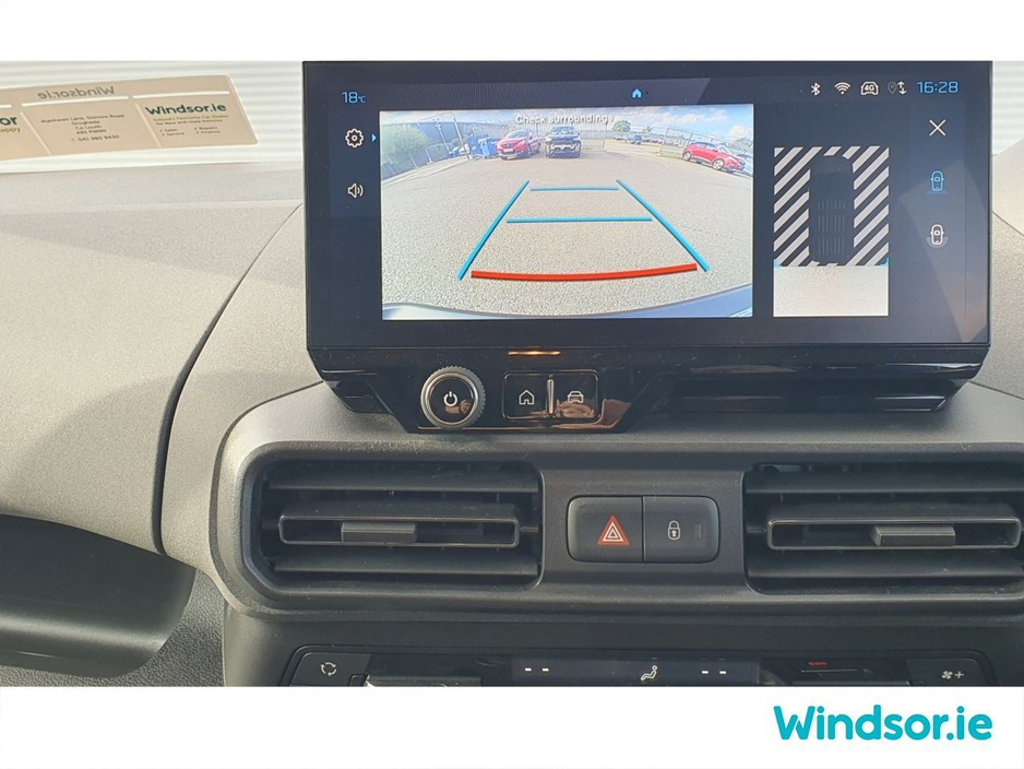 2024 Peugeot Rifter - image 9