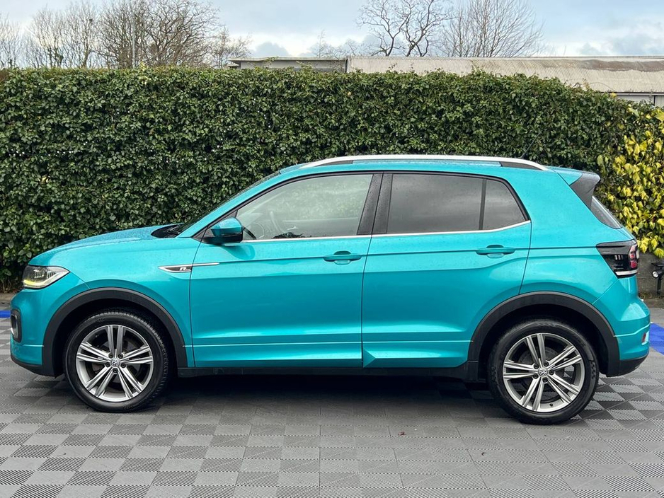 2020 Volkswagen T-Cross R-LINE 1.6 TDI // APPLE CARPLAY/ANDROID AUTO // MULTIFUNCTIONAL STEERING WHEEL // 17" ALLOYS €19,900