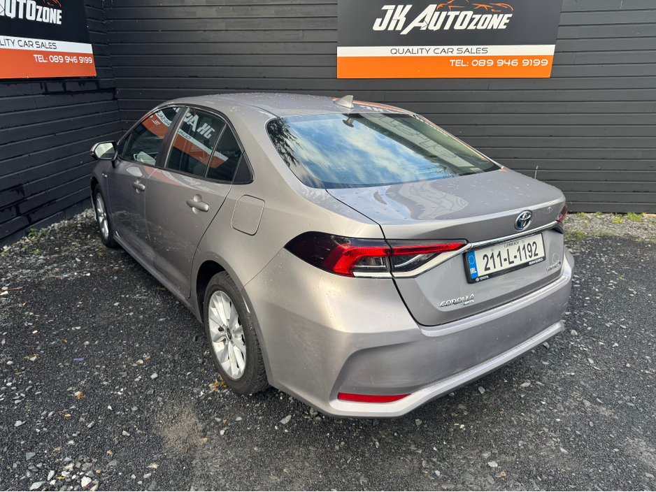 2021 Toyota Corolla 1.8 HYBRID SALOON €18,995