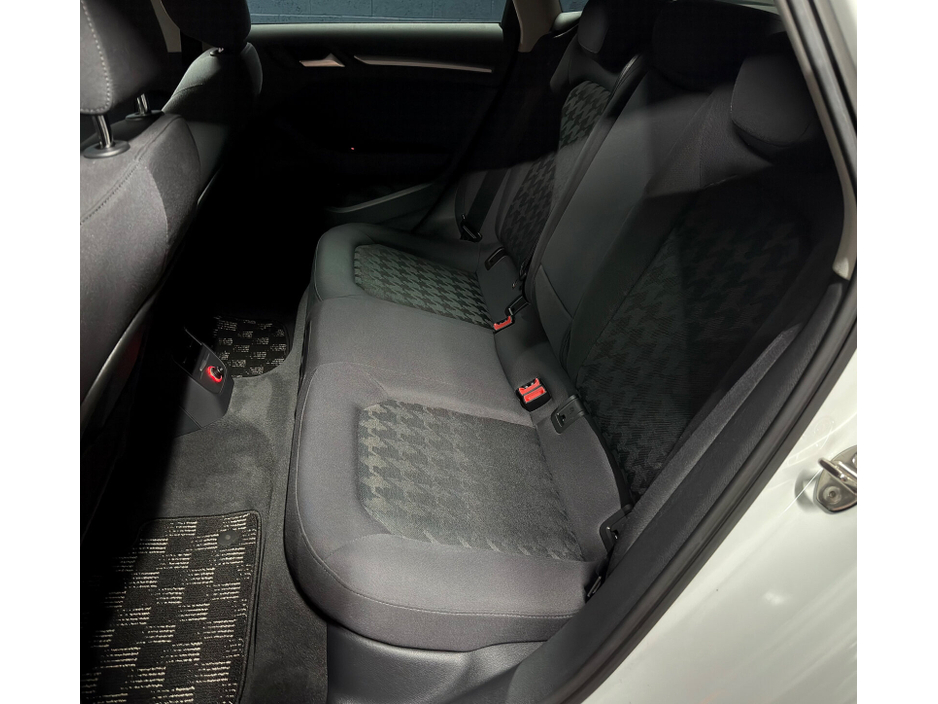 2014 Audi A3 1.4 TFSI S TRONIC SE €14,850