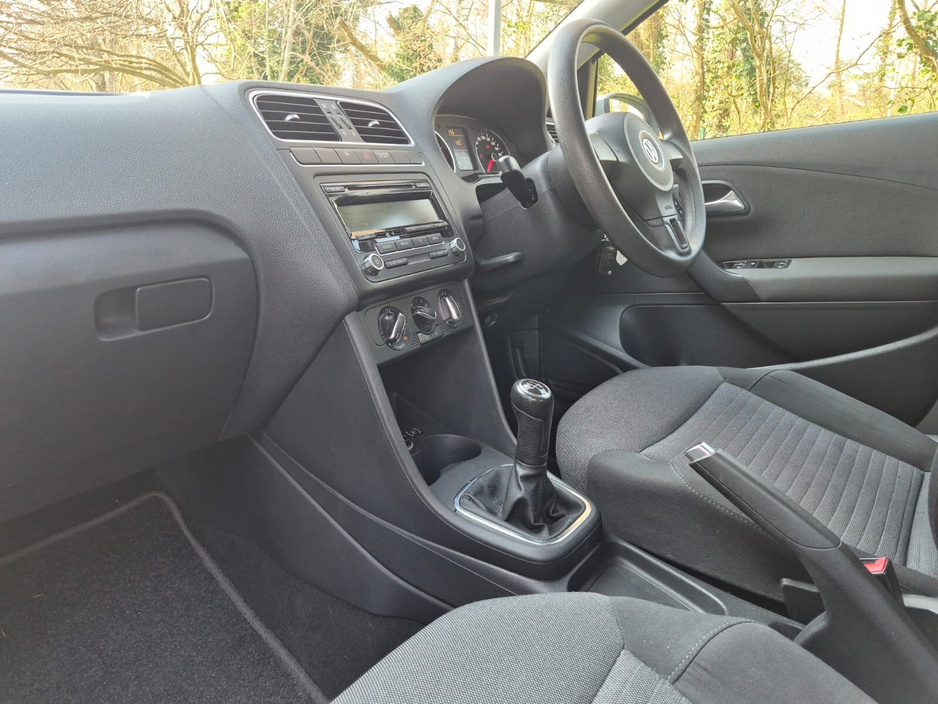 2010 Volkswagen Polo - image 16