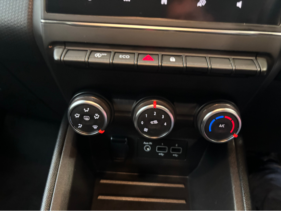 2022 Renault Clio - image 8