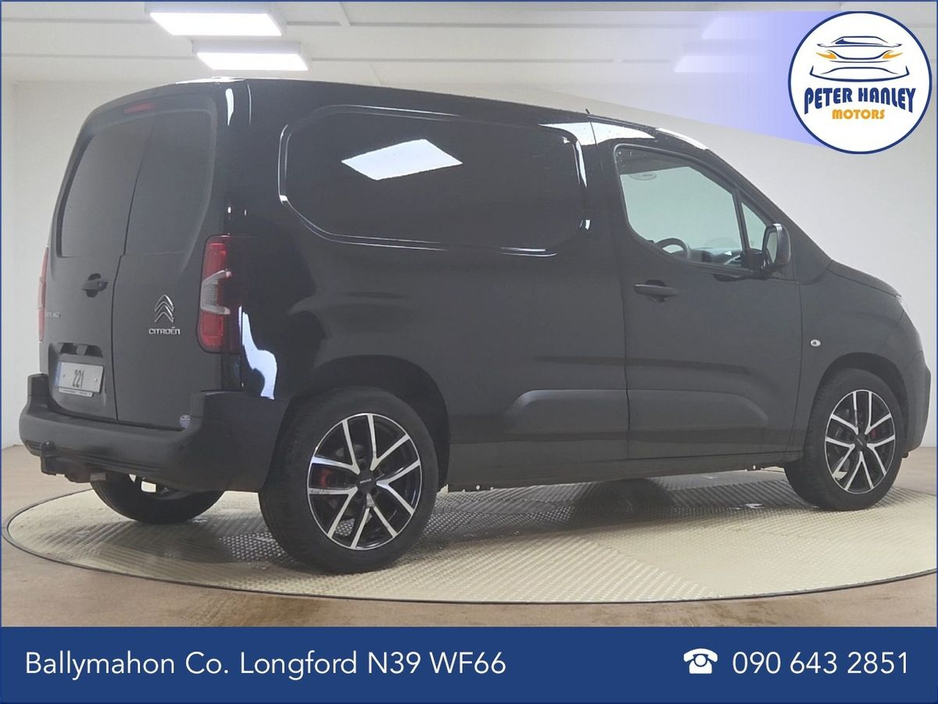 2022 Citroen Berlingo - image 7